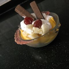 A picture of Fruit ice cream pudding.