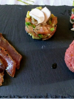 Foto di Tris di Tartare e Tonno marinato