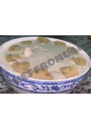 A picture of Cream of chicken Mushroom soup.