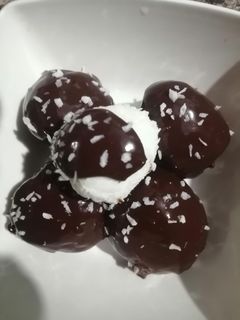 صورة لوصفة كرات الباونتي اللذيذه