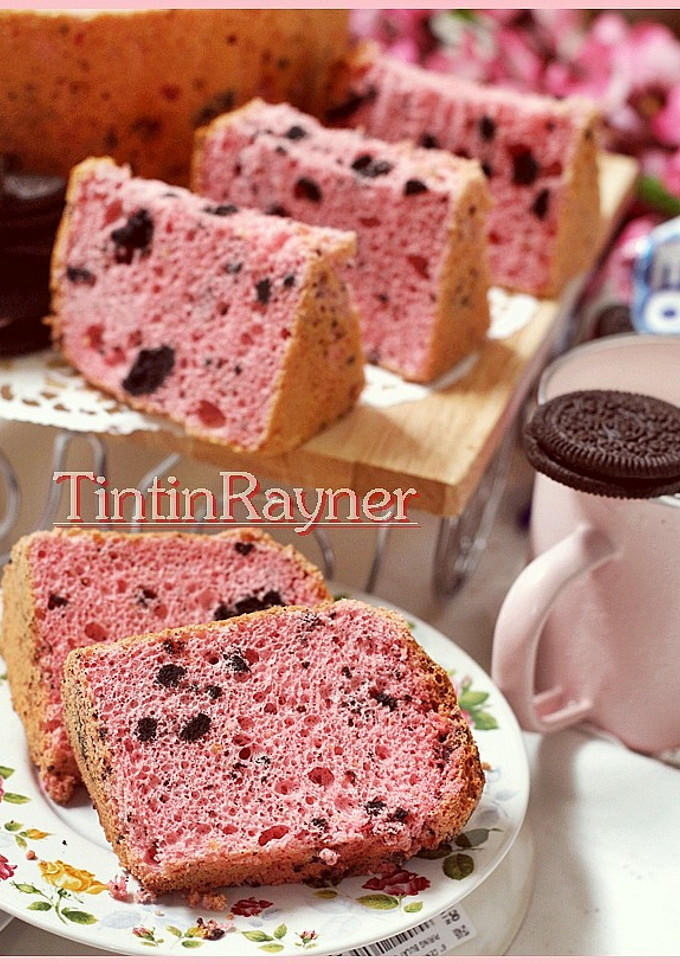 Foto resep Strawberry Oreo Milk Chiffon Cake .Krucils pasti suka