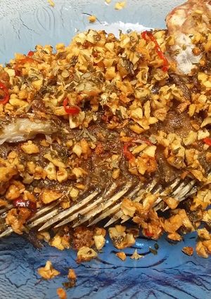 Foto resep Ikan goreng tabur bawang putih parslay