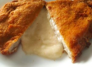 Una foto de Libritos de cerdo rellenos de queso