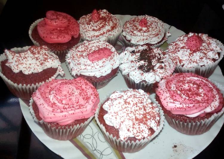 Redvelvet muffins with frosting#authors marathon