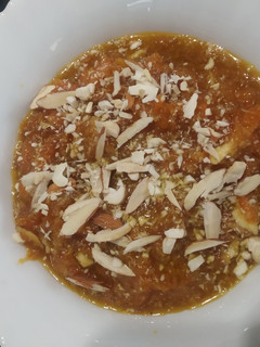 ગાજર નો હલવો (Gajar Halwa Recipe In Gujarati) રેસીપી મુખ્ય ફોટો