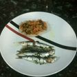Sardinas crudas maceradas en aceite de oliva, ajo y perejil (conservas caseras)