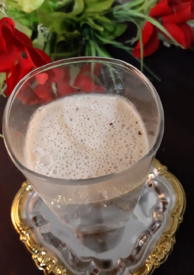 A picture of Banana and date shake.