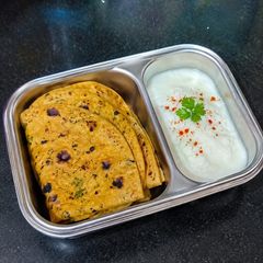 A picture of Green moon paratha.