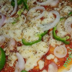 A picture of No yeast instant veg pizza.