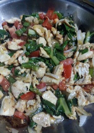 Una foto de Fajitas de pollo con acelgas