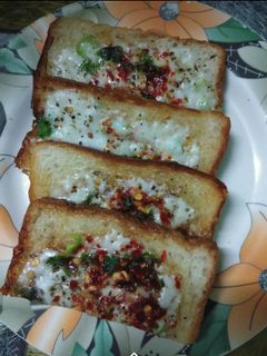 गार्लिक चीज़ ब्रेड (Garlic cheese bread recipe in hindi) रेसिपी मुख्य फोटो