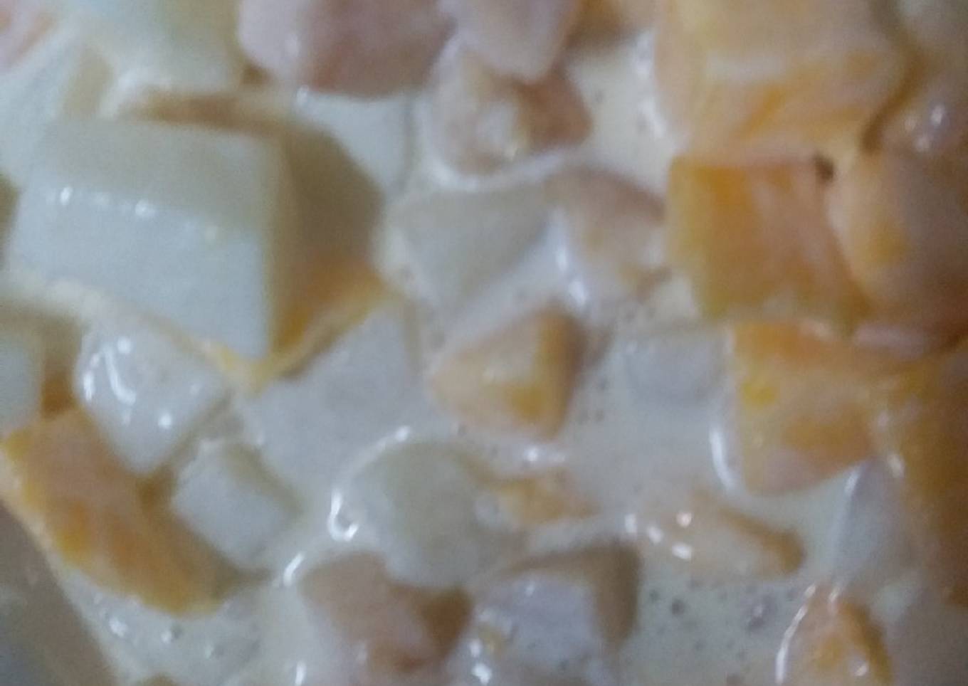 Melon, chikoo and mango creamy fruit chaat