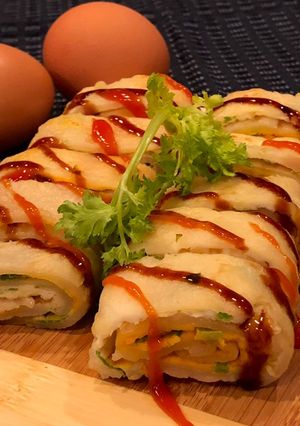 A picture of Traditional Taiwanese Egg Pancake (Dan Bing).