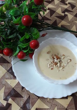 A picture of Sweet murmure and roasted chana ki kheer.