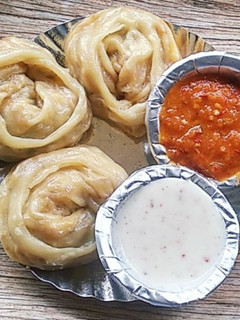 व्हेज मोमोज(veg momos recipe in marathi) रेसिपी चे मुख्य फोटो