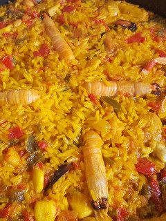 Una foto de Paella al estilo