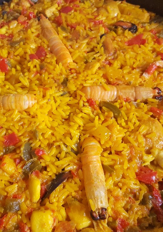 Una foto de Paella al estilo