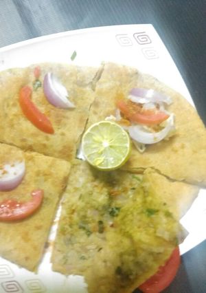 A picture of Stuffed Aloo Tawa Kulcha.