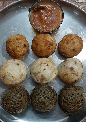 ட்ரை கலர் பனியாரம்(tri colour paniyaram recipe in tamil) செய்முறை முக்கிய புகைப்படம்