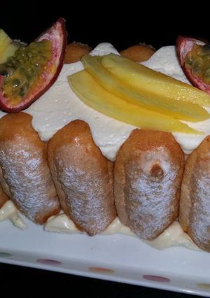 Une photo de Buche façon tiramisu fruits exotiques