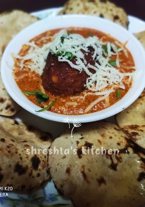 A picture of Malai kofta.