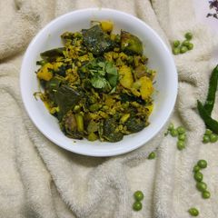 Green Peas and Sojne Phuler Chorchori A picture of Green Peas and Sojne Phuler Chorchori.