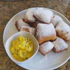 A picture of Beignets.
