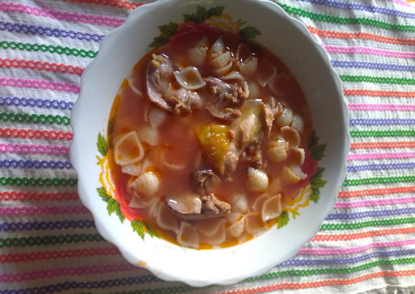 Sopa de pasta con pollo