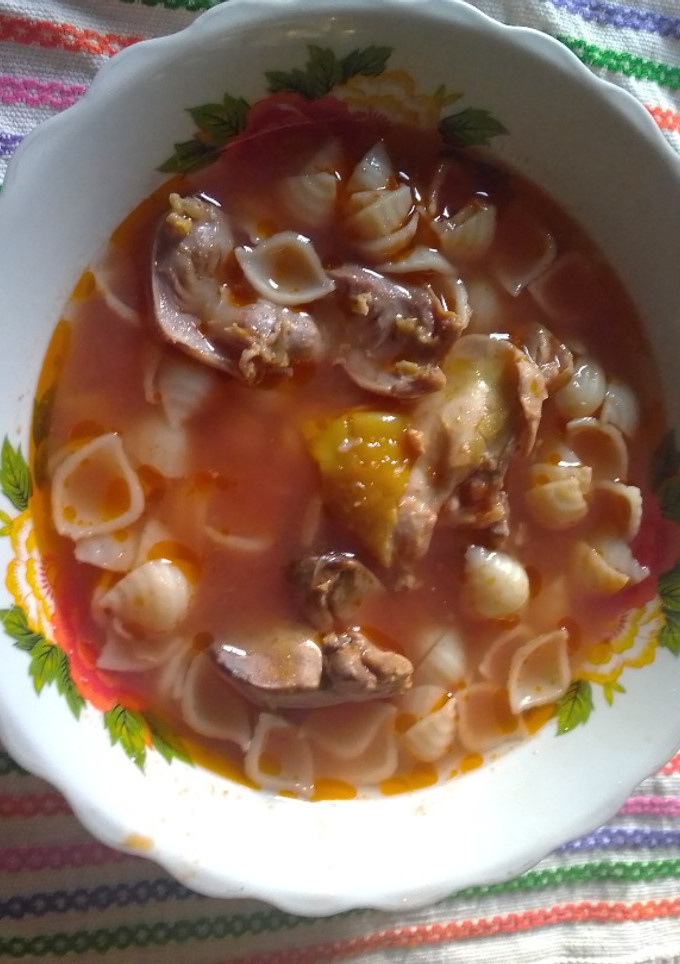 Una foto de Sopa de pasta con pollo