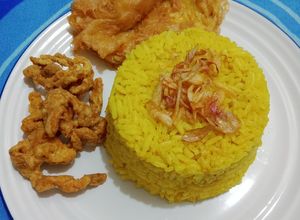 Foto resep Nasi Kuning Rice Cooker Bumbu Instan (Racik)