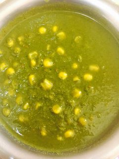 A picture of Corn palak.
