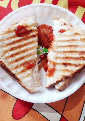A picture of Grilled sandwich.