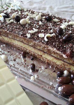 Una foto de Tarta ópera de café