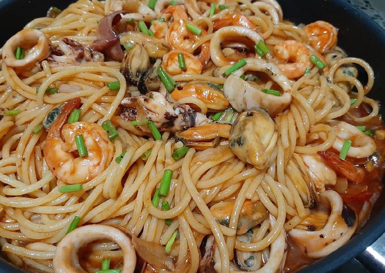 Step-by-Step Guide to Prepare Favorite Sweet &amp; Spicy Seafood Pasta