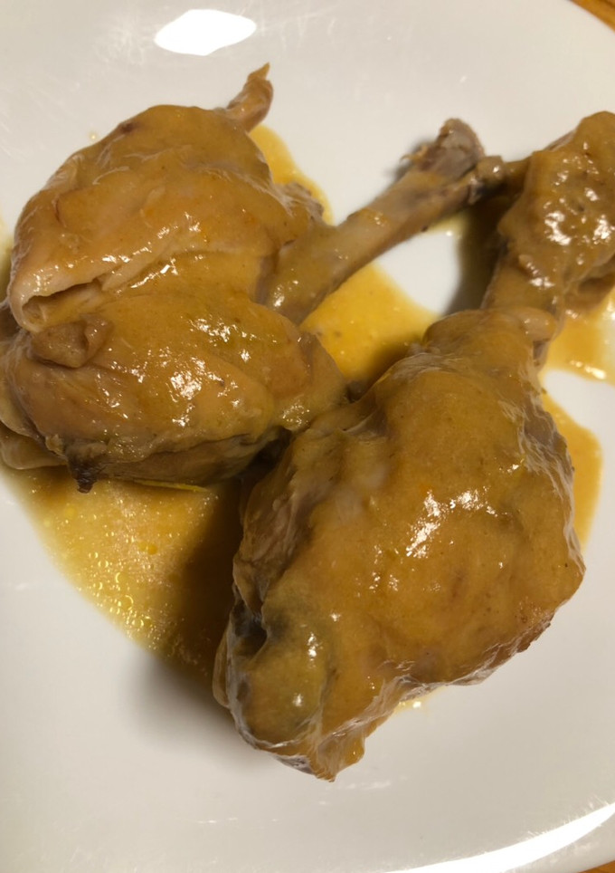 Una foto de Pollo en salsa