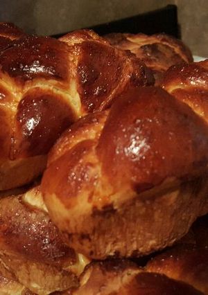 A picture of Challah/bread loaves.