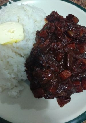 Una foto de Bistec con papa en mole