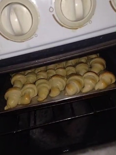Una foto de Medialunas de manteca dulces