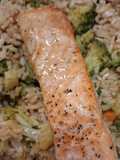 Salmón con Verduras y Arroz Integral