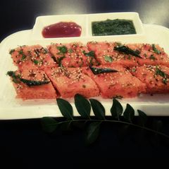 A picture of Beetroot Dhokla.