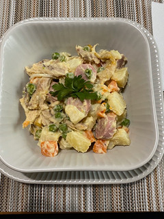 Una foto de Ensalada Rusa Colombiana