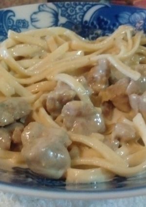 Una foto de Fettuccini a la crema de verdeo con molleja