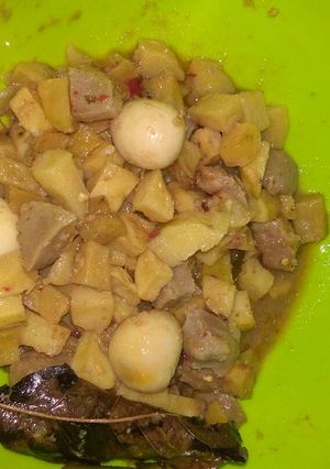 Foto resep Sambal goreng kentang, bakso, telur puyuh sederhana