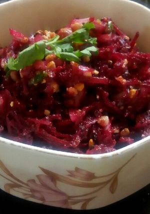 A picture of Beet koshimbir.