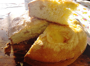Una foto de Torta de limón con batidora fácil