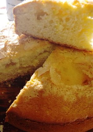 Una foto de Torta de limón con batidora fácil