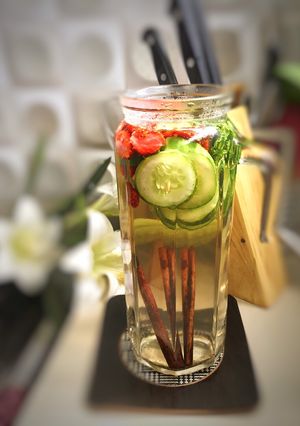 Foto resep Infused water strawberry timun mint kayumanis