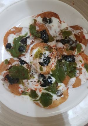 A picture of Dahi puri.