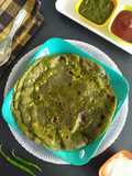 PAALAK PARATHA (Savoury Spinach Flatbread)