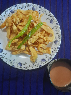 बेसन पापड़ी गाठिया(besan papdi gathiya recipe in hindi) रेसिपी मुख्य फोटो